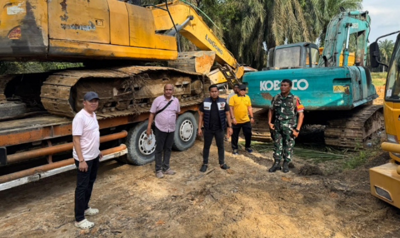 Tim Gabungan Tindak Aktivitas Penambangan Tanah Urug Ilegal, Tiga Orang Diamankan