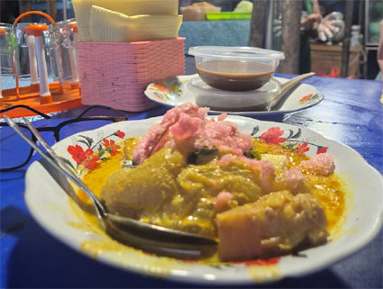 Ekonomi di Piring Lontong