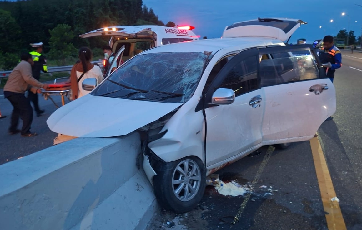 Laka Tunggal di KM 14 Tol Permai, Dua Tewas dan Tujuh Luka-Luka