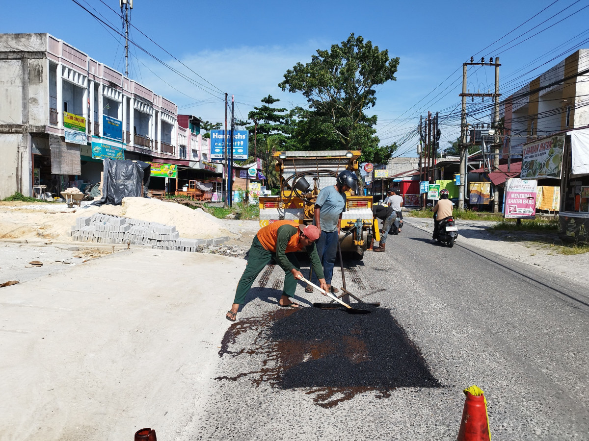 Baru Dilaporkan, Siang Langsung Diperbaiki: Jalan Sepakat Kini Lebih Aman