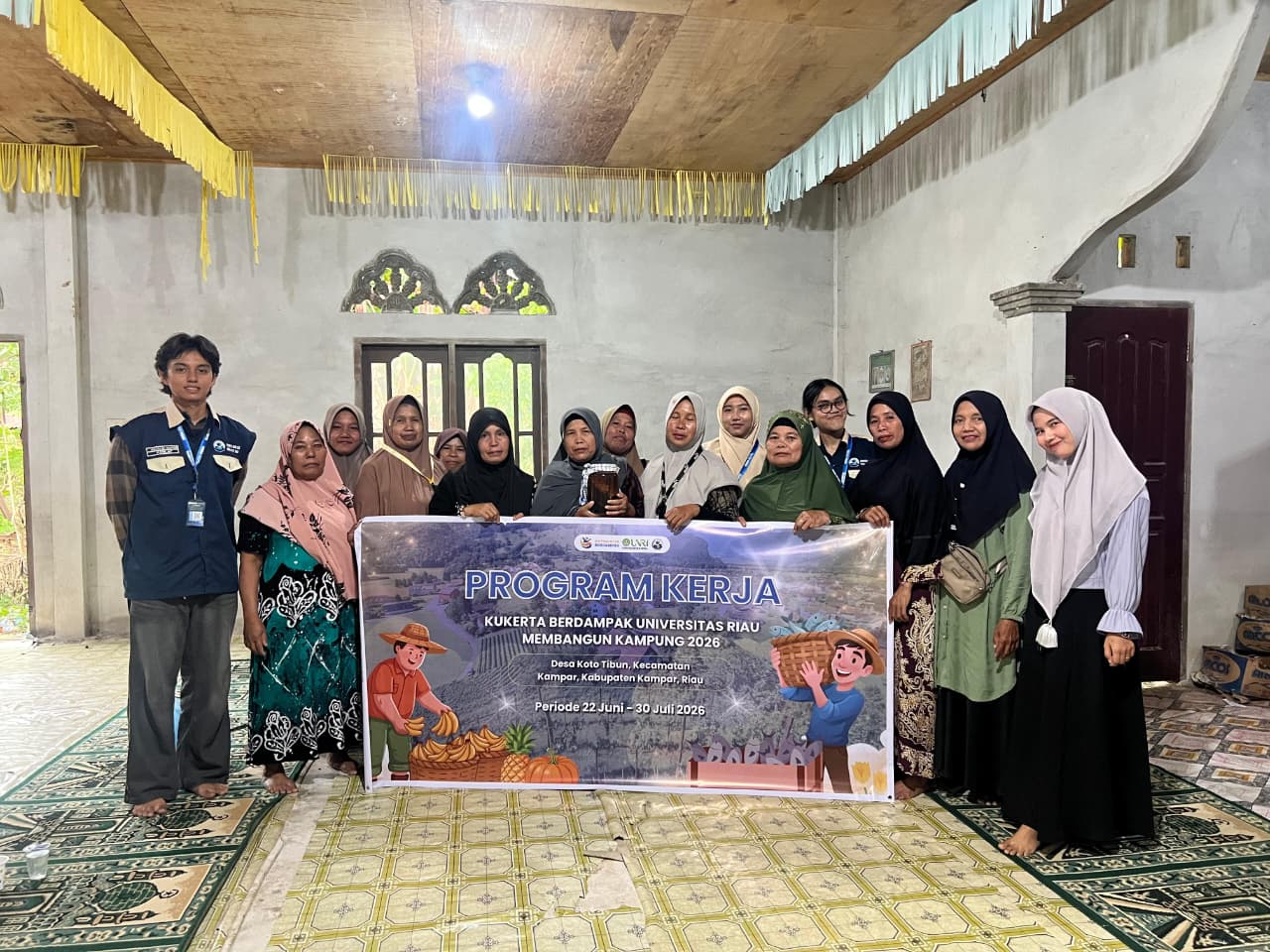 Mahasiswa Kukerta Berdampak UNRI Ubah Limbah Kulit Nanas Menjadi Minuman Probiotik Tepache di Desa Koto Tibun