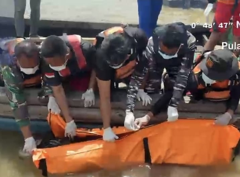 Kapal Pompong Tenggelam di Meranti, Dua Pekerja Sagu Hilang
