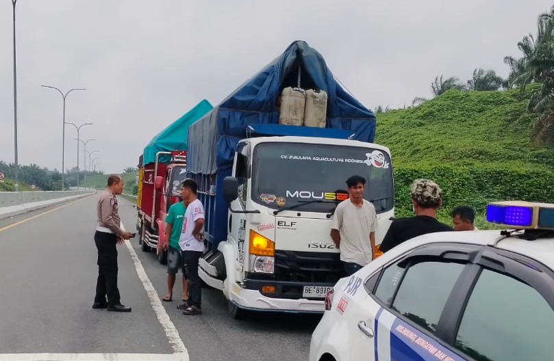 PJR Tangkap Terduga Pelaku Pengeroyokan Sopir Truk di Tol Pekanbaru-Dumai