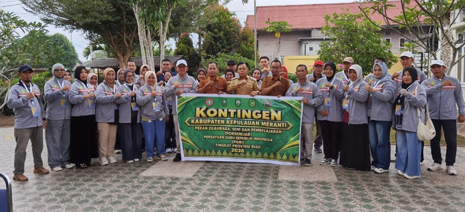 Bupati Asmar Lepas Kontingen Porsenijar PGRI Meranti, Pesan Jaga Kesehatan dan Keselamatan