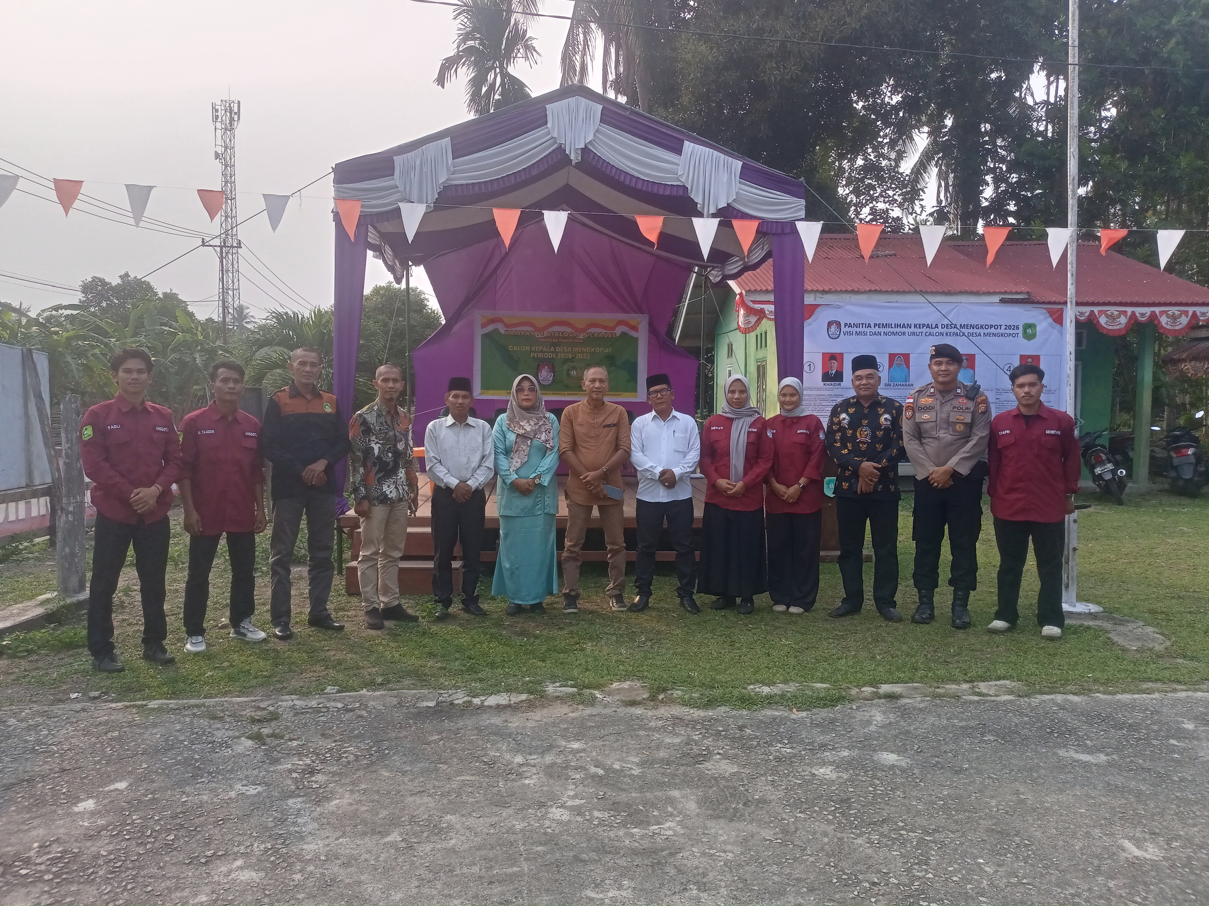 Kampanye Dialogis Empat Calon Kepala Desa Mengkopot Berlangsung Tertib dan Kondusif