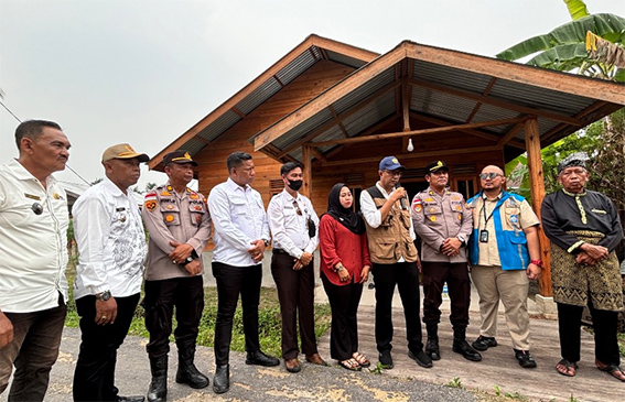 Sekda Meranti Tinjau Program Bedah Rumah, 58 Unit di Desa Alai Rampung
