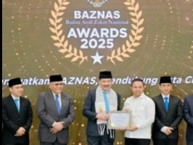 Gubernur Dianugerahi Penghargaan Baznas Awards 2025 Kategori Kepala Daerah Pendukung Gerakan Zakat