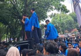 Ribuan Mahasiswa Demo ke Gedung DPRD Riau, Sampaikan Sejumlah Tuntutan