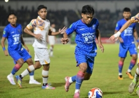 Plt Gubernur Saksikan Kekalahan PSPS di Kandang: Gol Cepat Persikad dan Bunuh Diri Irsan Lestaluhu