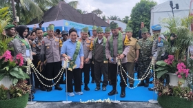 Kapolri Bersama Titiek Soeharto Resmikan dan Groundbreaking 110 Jembatan Merah Putih Presisi Riau