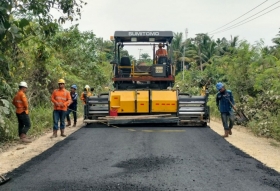 Pemko Pekanbaru Lakukan Pengaspalan Jalan Rusak di 15 Kecamatan