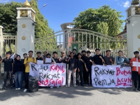 Mahasiswa Unri Sampaikan Keresahan Daerah Lewat Aksi Mimbar Bebas