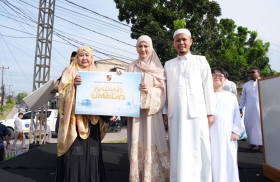 Iduladha Penuh Haru di Sidomulyo, Dua Warga Pekanbaru Dapat Hadiah Umrah dari Wako Agung