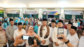 Wabup Muzamil Sambut Kepulangan 110 Jemaah Haji Meranti di Batam