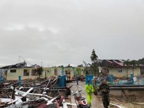 Angin Puting Beliung Terjang Bandar Laksamana Bengkalis, Sekolah Rusak dan Listrik Padam