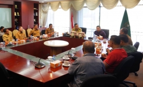 Pemprov Riau dan Pemko Pekanbaru Kolaborasi Tangani Banjir di Jalan Sudirman