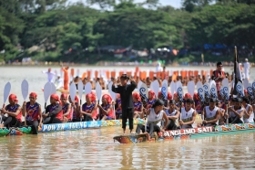 204 Peserta Lintas Provinsi Ikuti Festival Pacu Jalur di Tepian Narosa