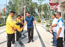 Wabup Muzamil Lepas Delapan Petinju Meranti Berlaga di Kejurprov Tinju 2026